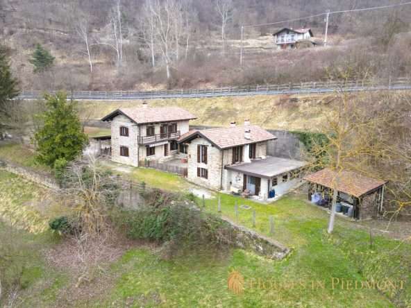 Casale in Pietra in vendita